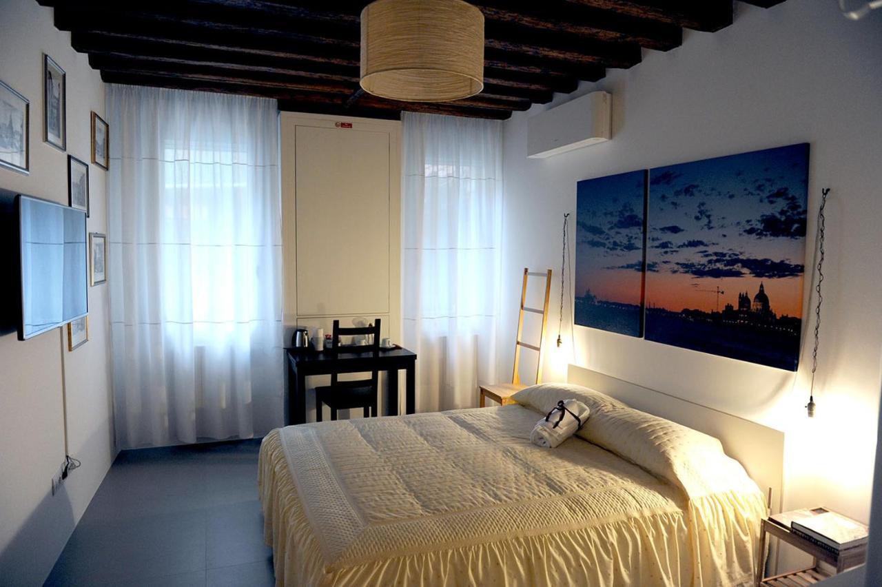 Lively Castello Comfort Room Private Bath & Privacy Venecia Exterior foto